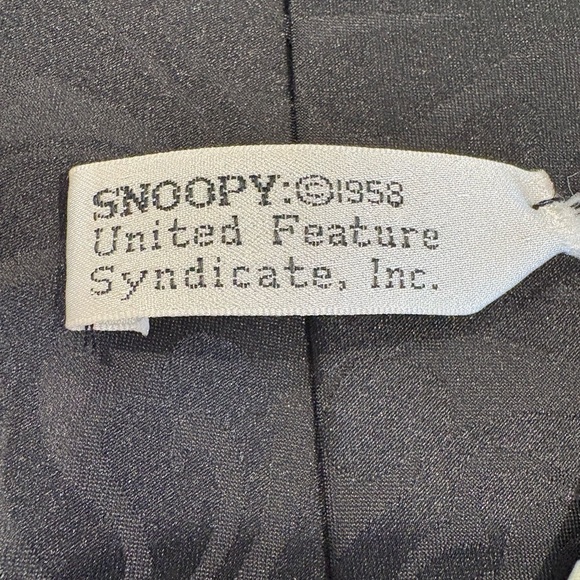 Vintage Snoopy Joe Cool Tie - Novelty
Necktie - Made in Korea - Picture 5 of 9